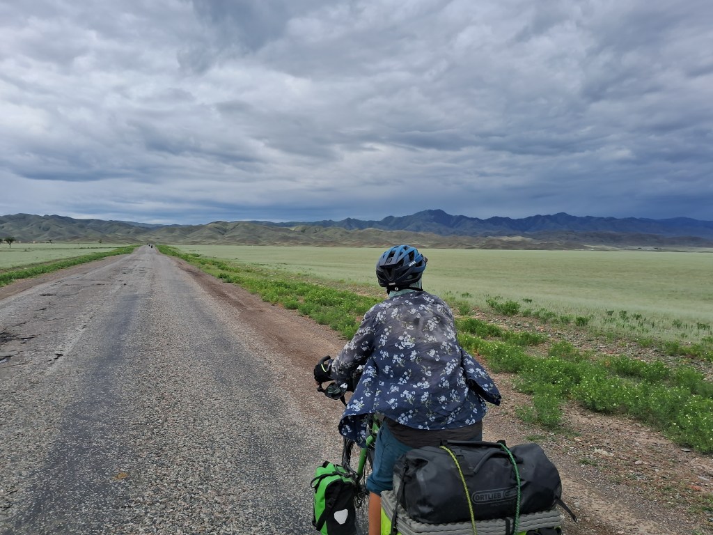 (106) Durch die Steppe und an Flüssen entlang
